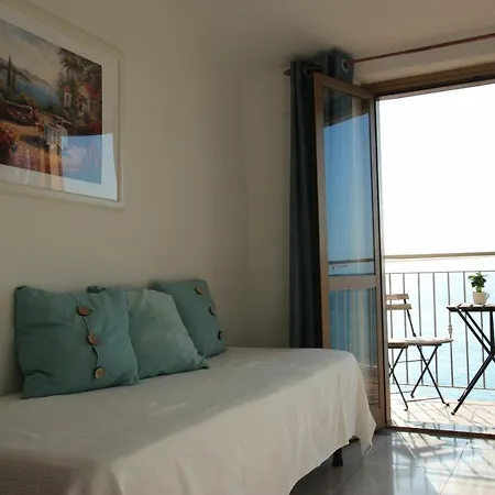 Apartman Cozy  flat  With  Romantic  Sunset  View