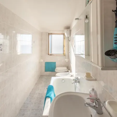 Apartman Cozy  flat  With  Romantic  Sunset  View *